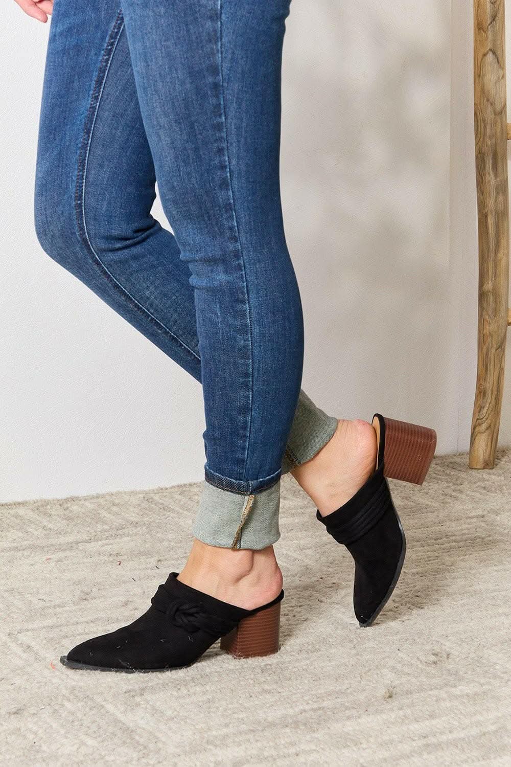 Sophisticated braided mid-heel mules - Love Salve